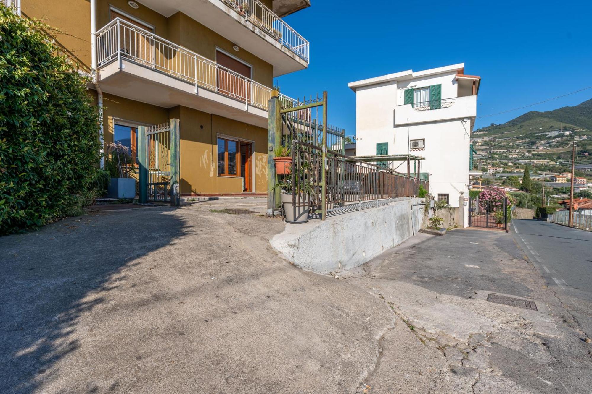 Graziosa Residenza In Collina Apartamento *
